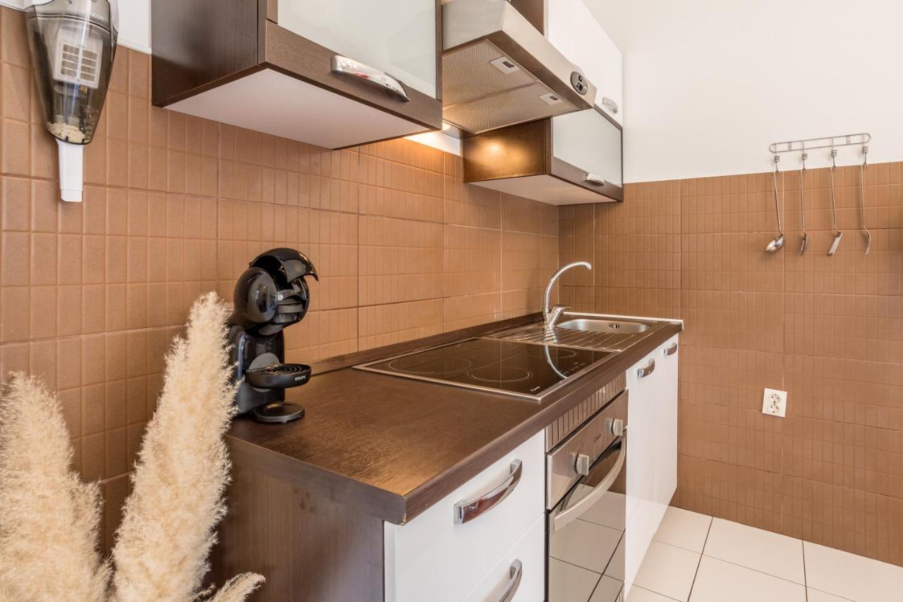 Ferienwohnung Dalmatian 230M2 With Pool And Garden Near The Old Town For Families Split Exterior foto